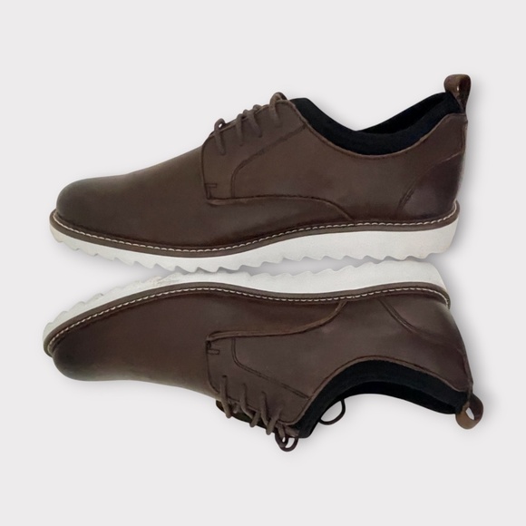 Johnston & Murphy Mens Plain Toe Oxford in Brown Leather. 59-3092